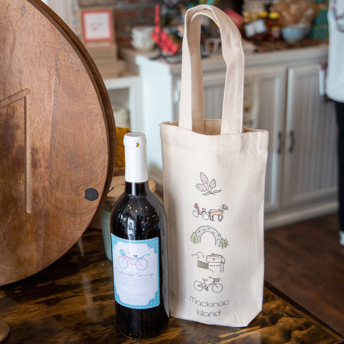 Mackinac Icon Wine Bag