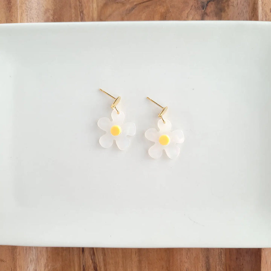 Dainty Daisy Earrings