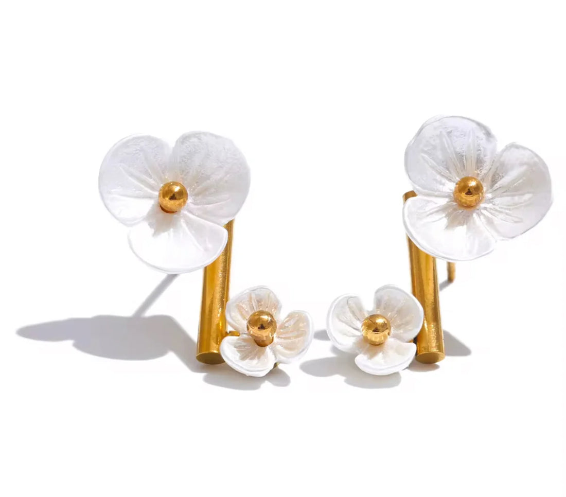 Shell Flower Stud Earring