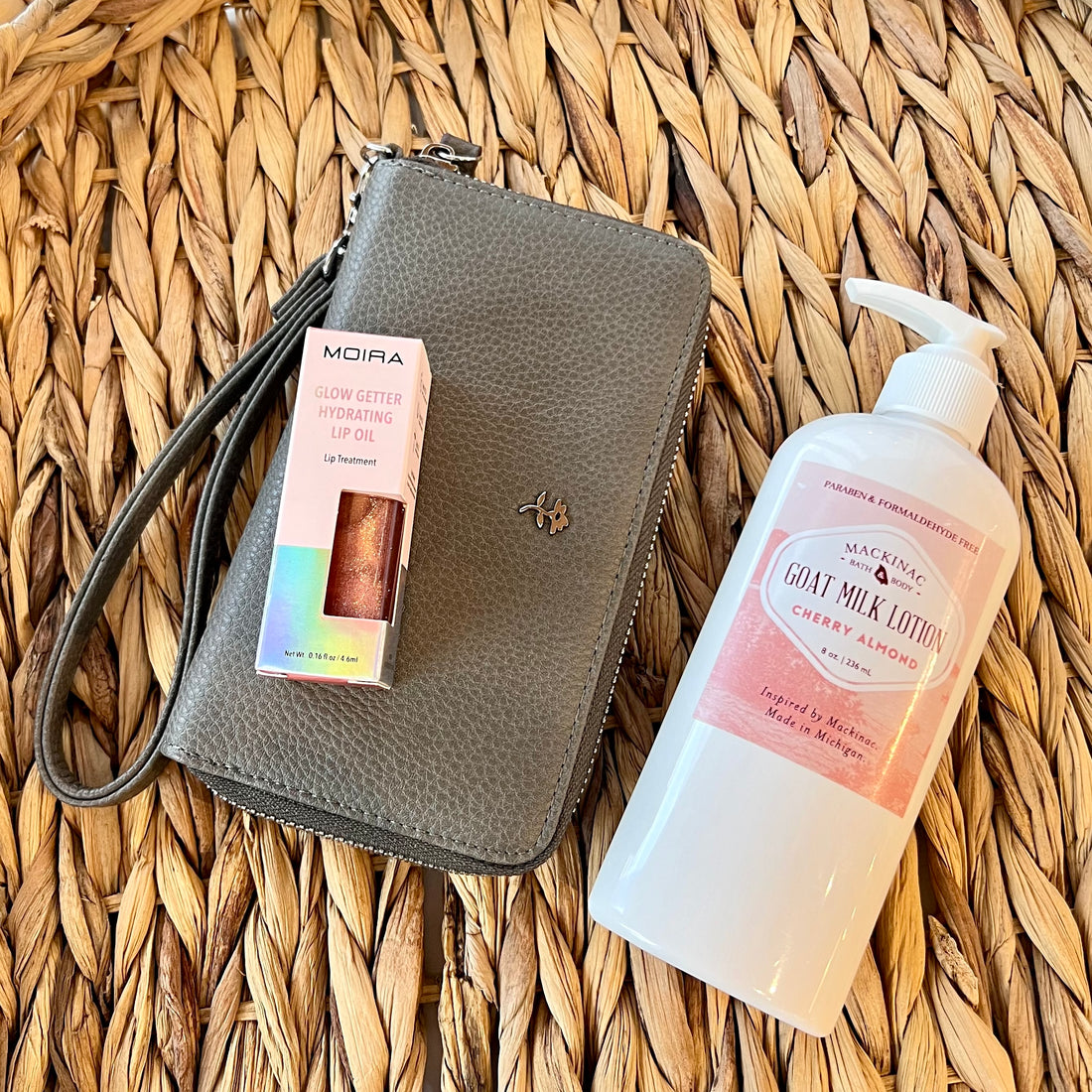 Valentine's Day Bundle: Peninsulas Wallet, Lip Gloss + Lotion